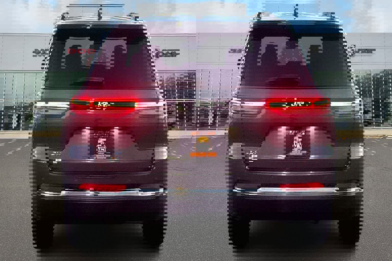 Used 2024 Jeep Grand Cherokee Limited 4xe image 5