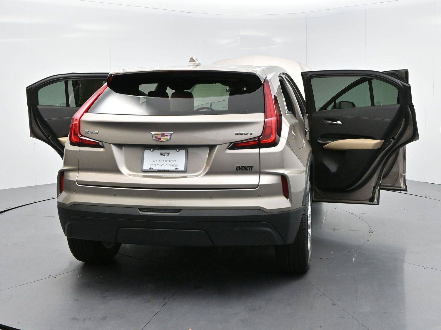 Certified 2024 Cadillac XT4 Luxury w/ Cold Weather Package FWD image 38
