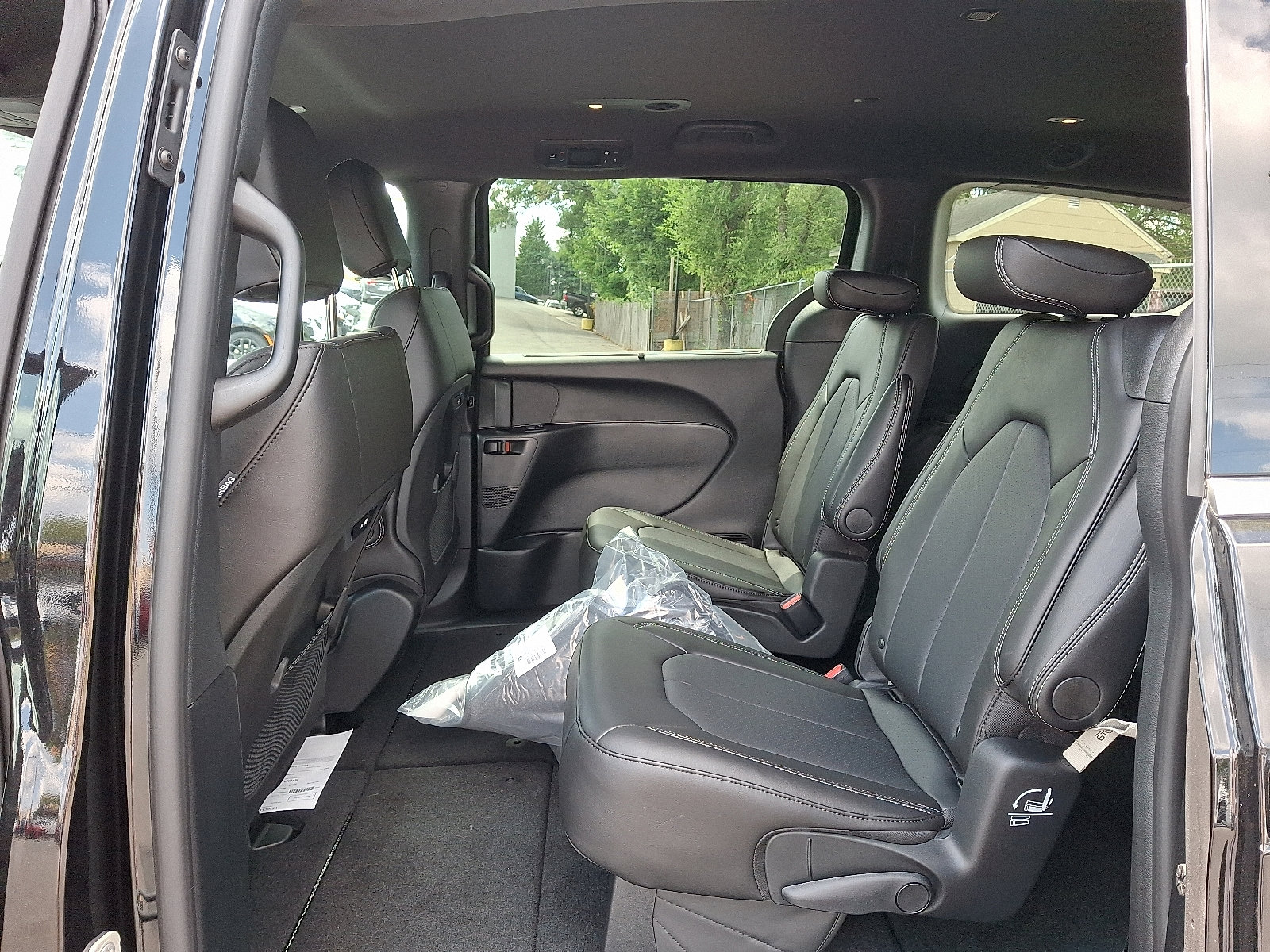 New 2026 Chrysler Pacifica Select image 7
