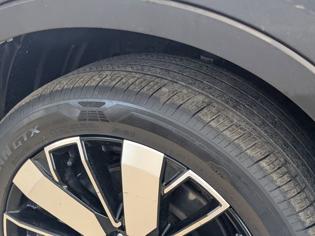 Used 2025 Mitsubishi Outlander SE image 29