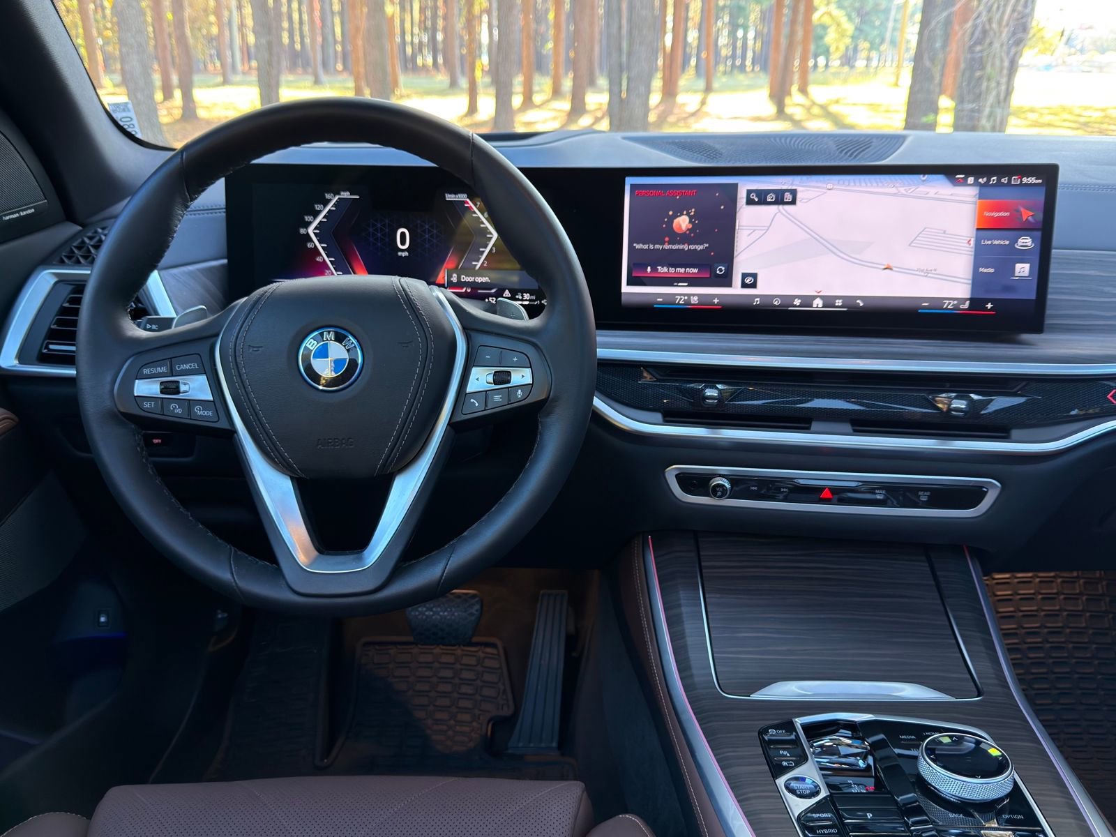 Used 2024 BMW X5 xDrive50e image 3