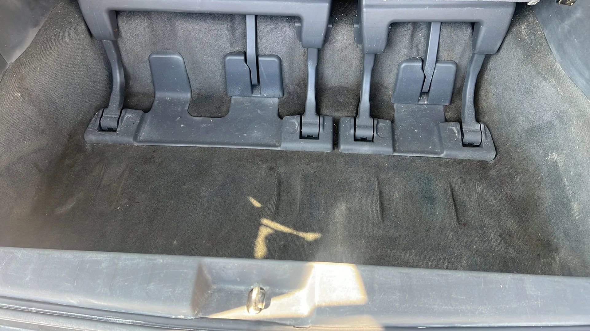 Used 2018 Toyota Sienna LE w/ Carpet Mat Package image 14