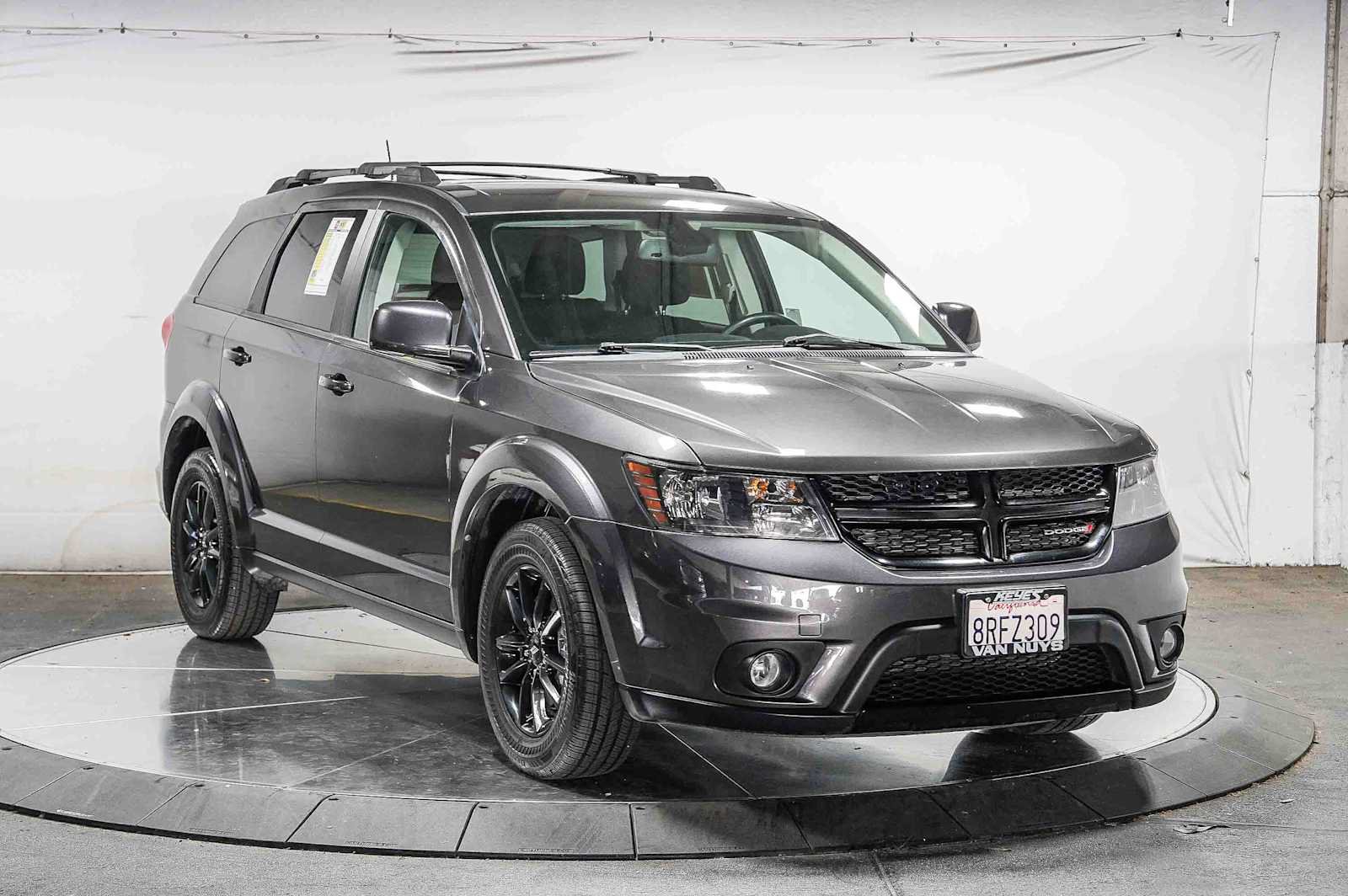Used 2019 Dodge Journey SE w/ Premium Group FWD image 5