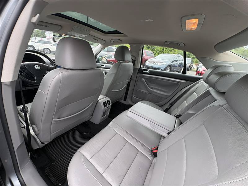 Used 2007 Volkswagen Jetta Wolfsburg Edition FWD image 13
