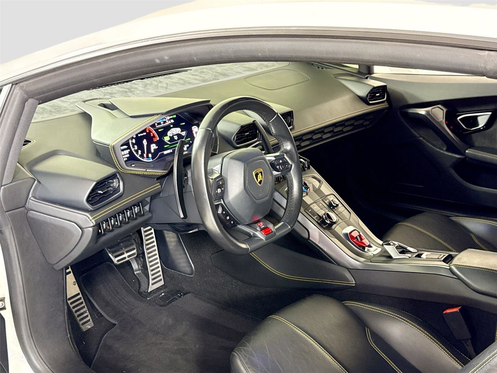 Used 2016 Lamborghini Huracan LP 580-2 image 15