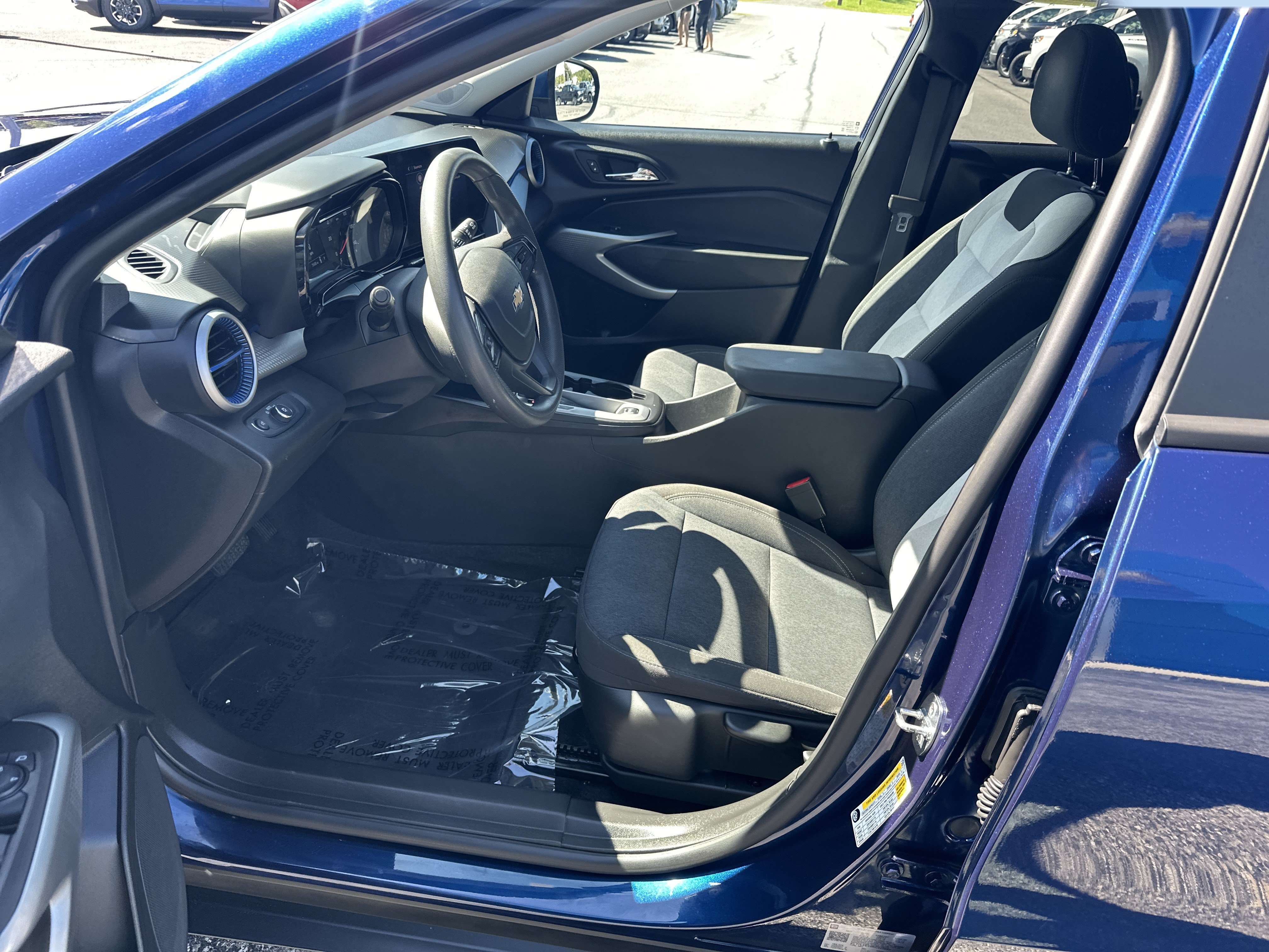 Certified 2024 Chevrolet Trax LS w/ LS Convenience Package FWD image 9
