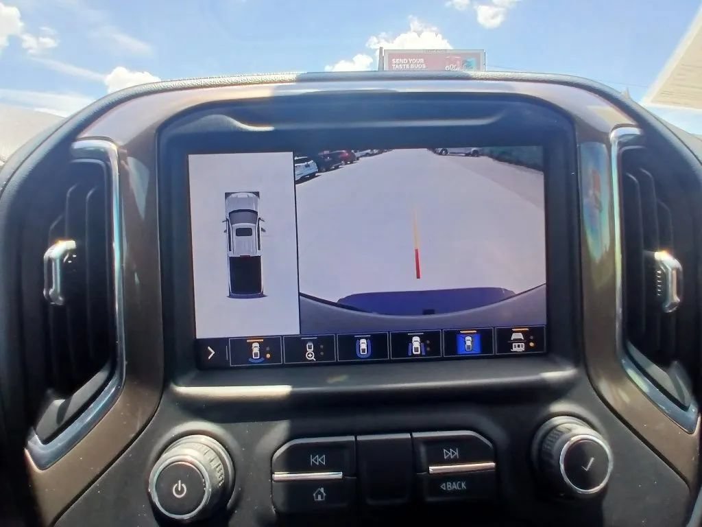 Used 2020 Chevrolet Silverado 1500 High Country w/ Technology Package AWD/4WD image 33