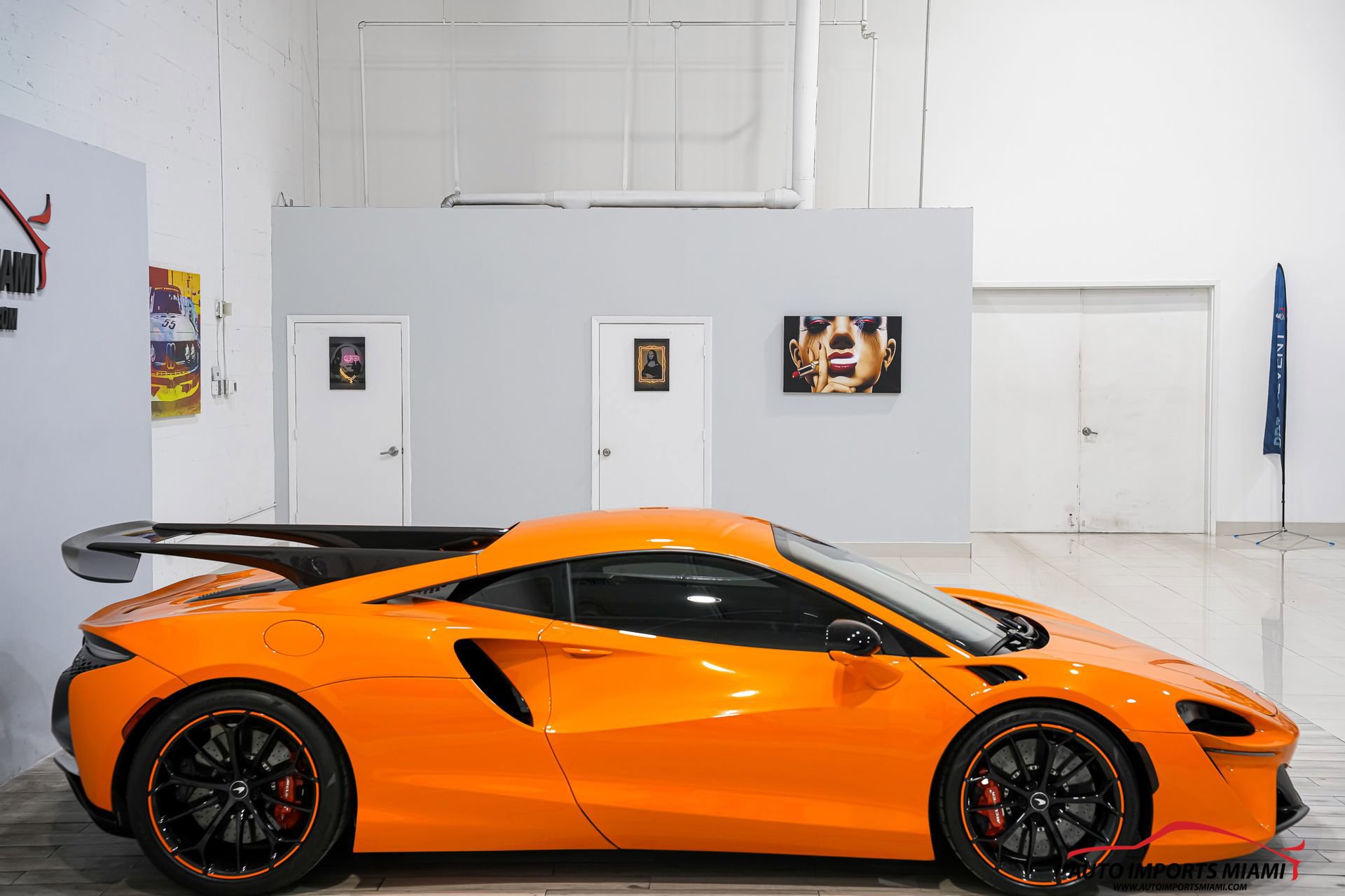 Used 2023 McLaren Artura image 27