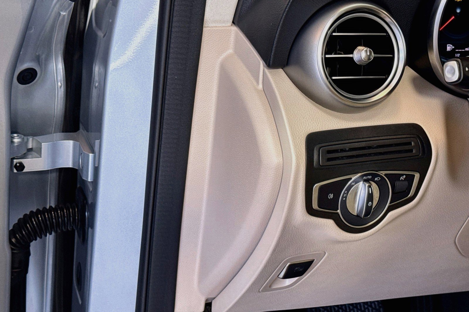 Certified 2022 Mercedes-Benz GLC 300 image 10