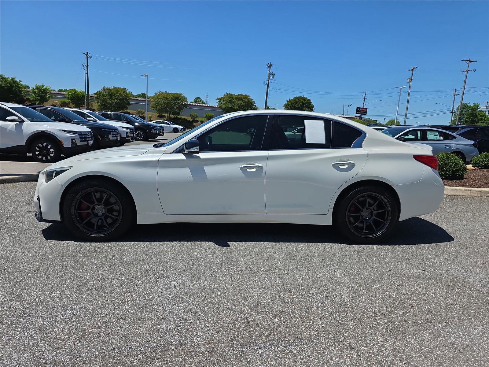 Used 2017 INFINITI Q50 Red Sport 400 AWD/4WD image 8