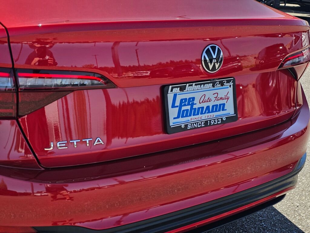 Used 2024 Volkswagen Jetta Sport FWD image 23