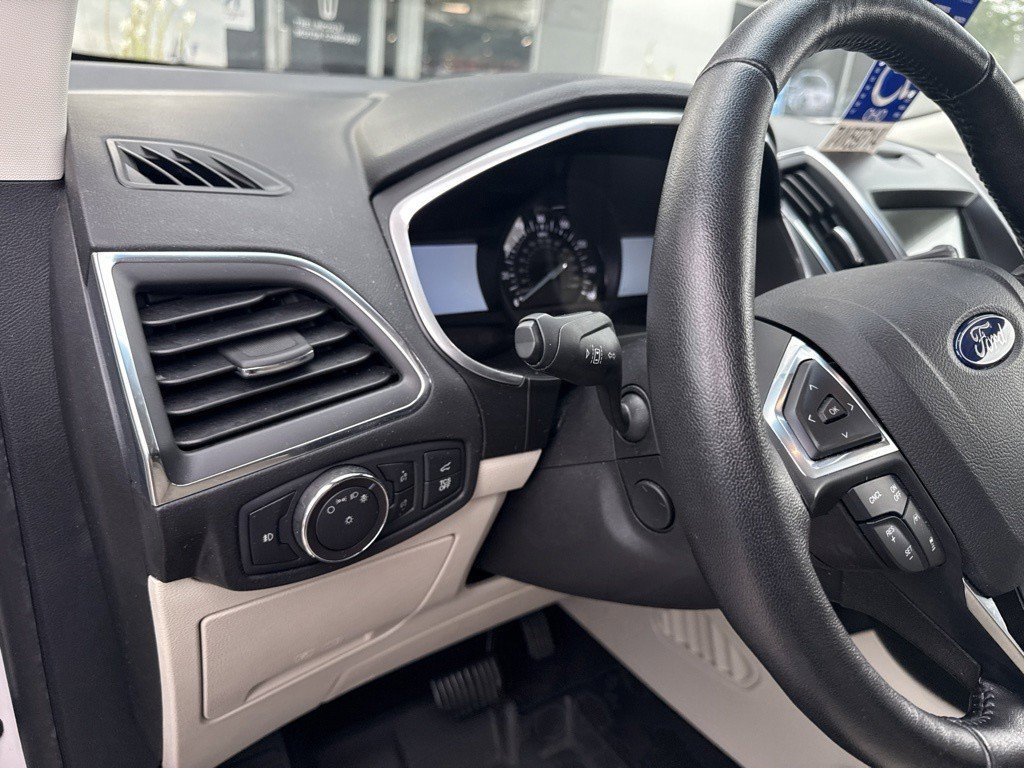 Used 2019 Ford Edge Titanium AWD/4WD image 22