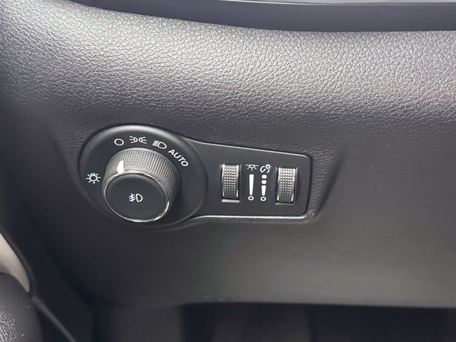 Used 2022 Jeep Compass Limited AWD/4WD image 17