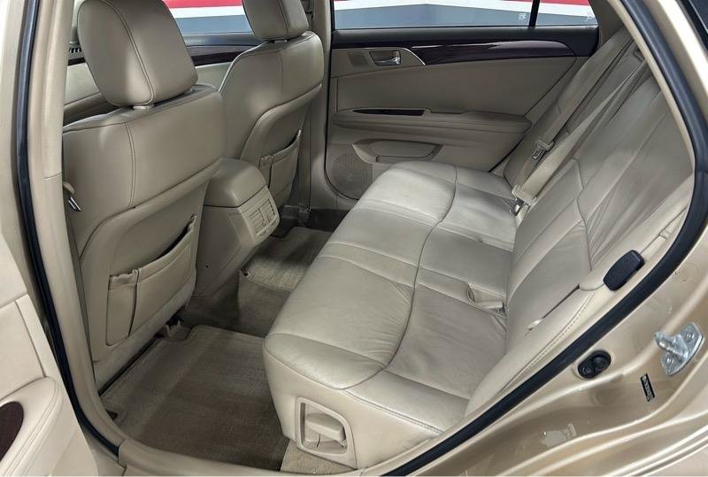 Used 2010 Toyota Avalon FWD image 10