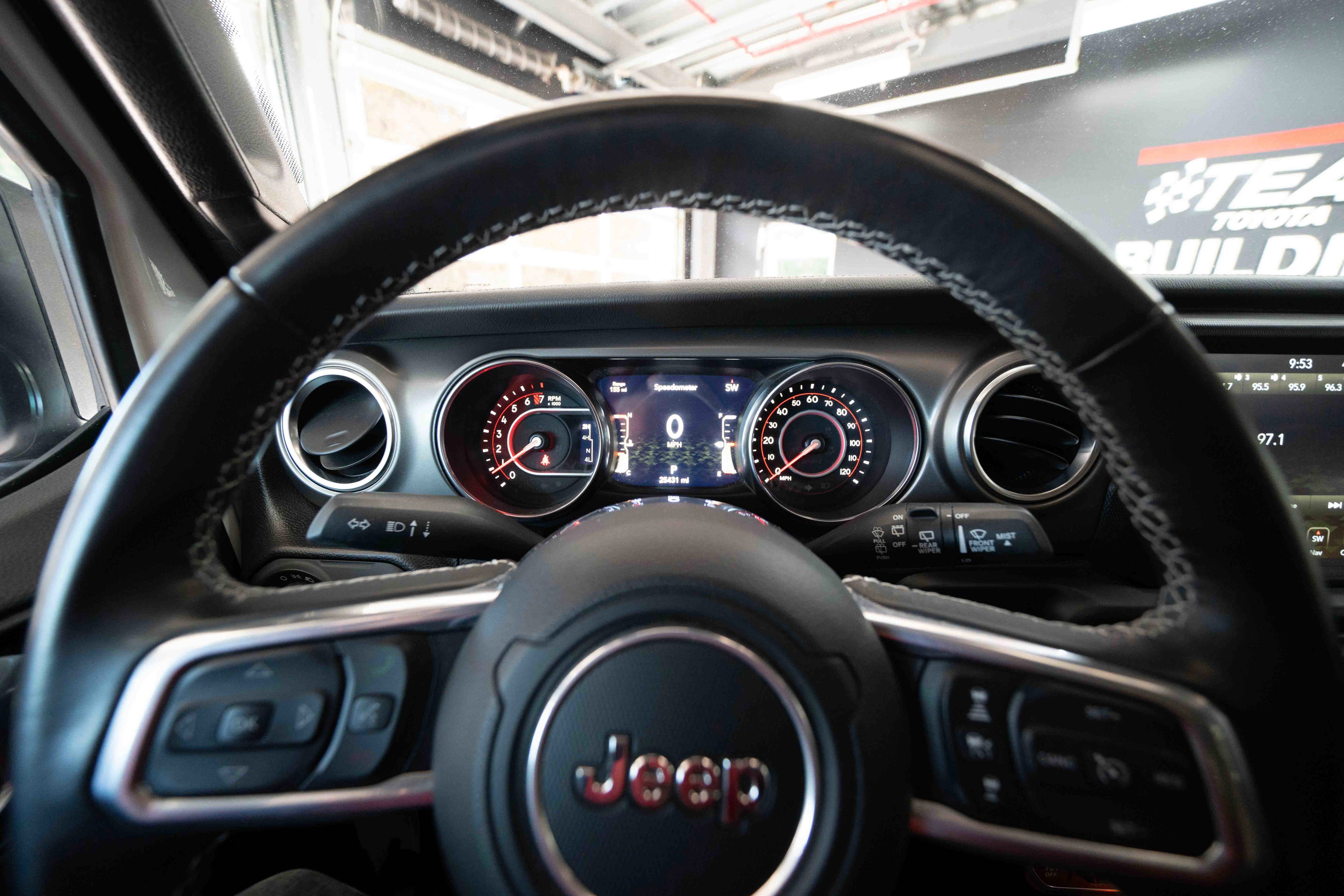 Used 2022 Jeep Wrangler Unlimited Rubicon w/ Xtreme Recon 35" Tire Package image 15