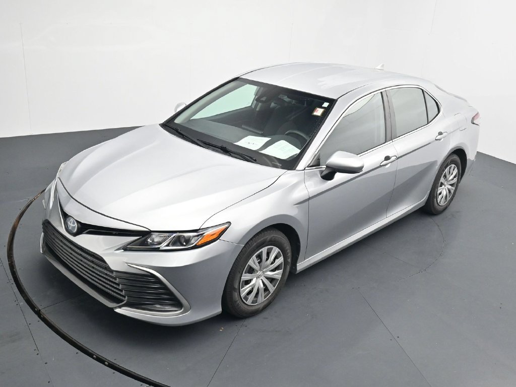 Used 2022 Toyota Camry LE FWD image 12
