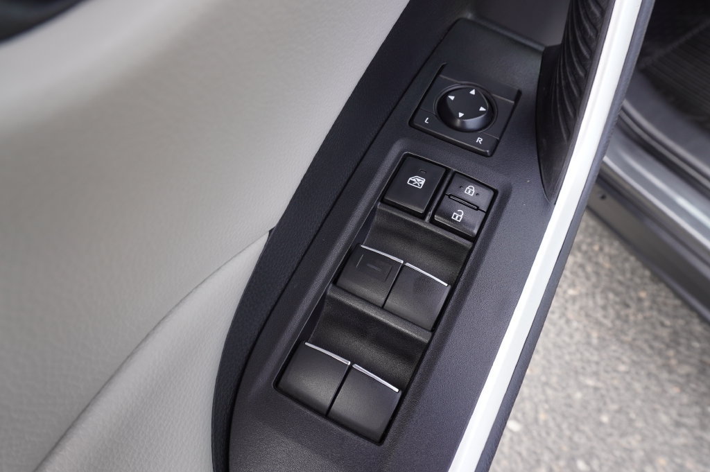 Used 2021 Toyota RAV4 XLE Premium AWD/4WD image 17