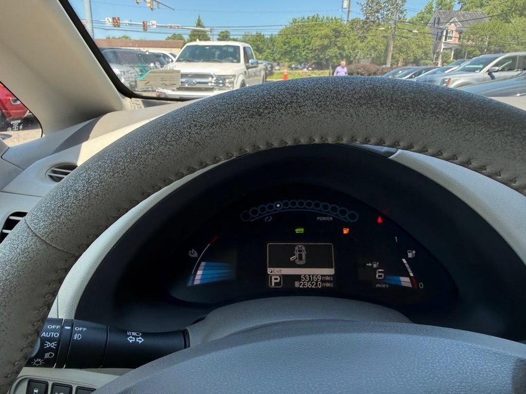 Used 2012 Nissan Leaf SL FWD image 29