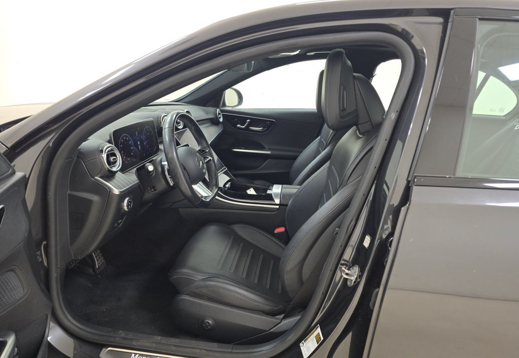 Used 2023 Mercedes-Benz C 300 Sedan image 4