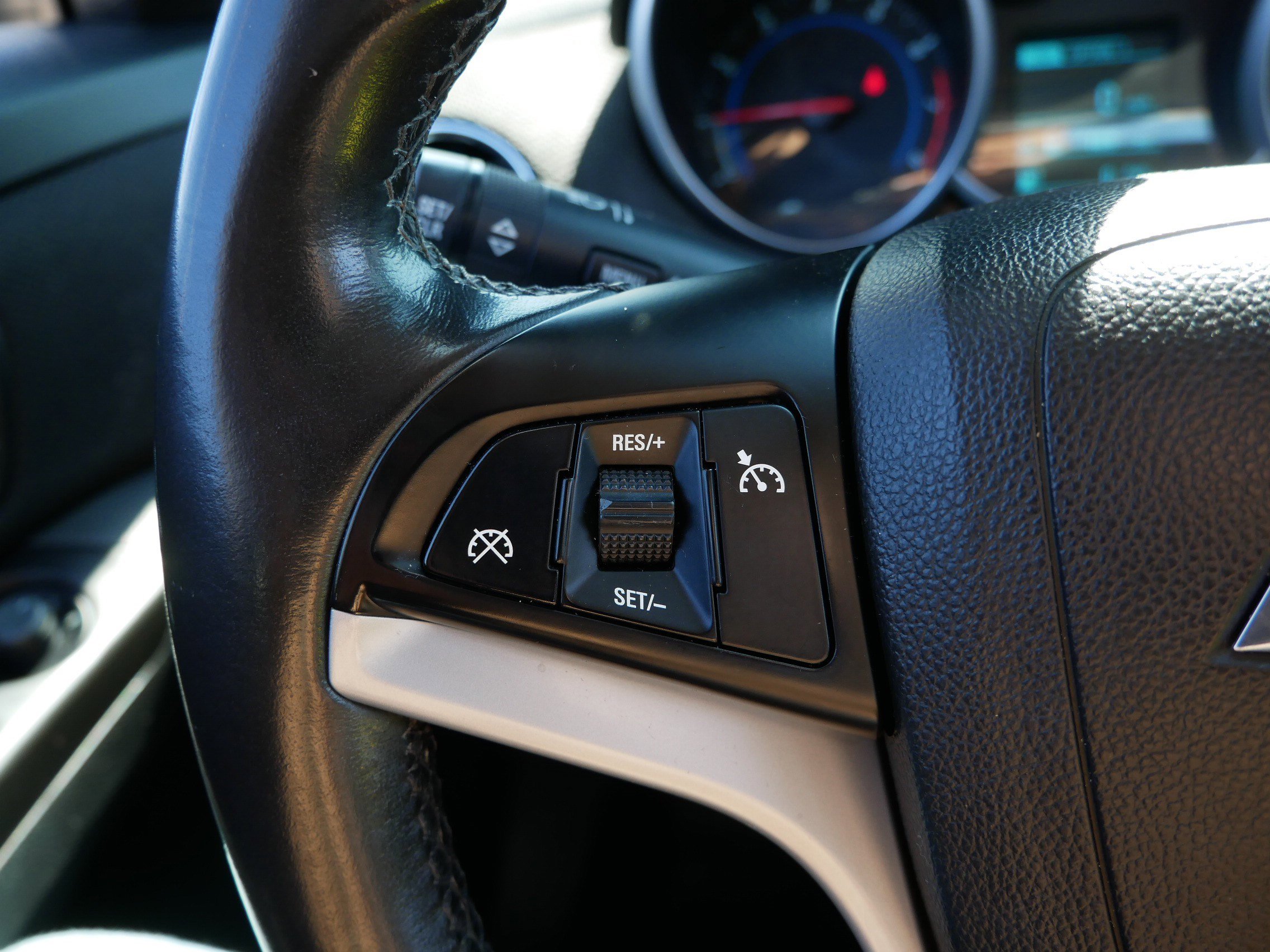 Used 2013 Chevrolet Cruze LT w/ Technology Package FWD image 28