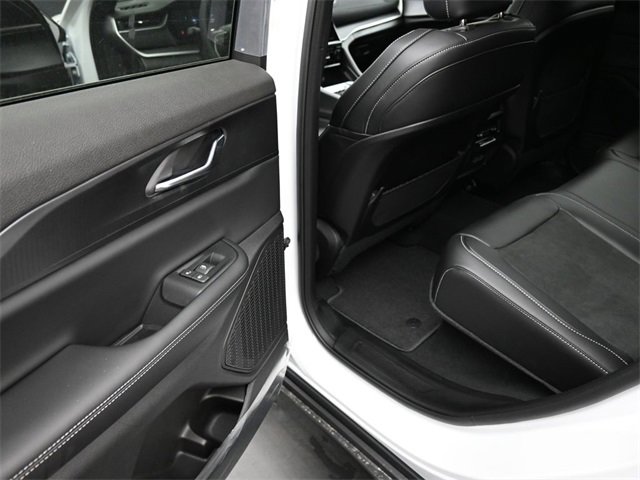 New 2025 Jeep Grand Cherokee Laredo image 15