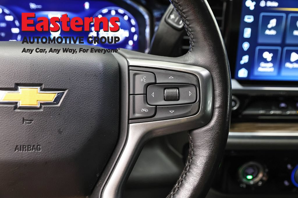Used 2022 Chevrolet Silverado 1500 LT AWD/4WD image 16