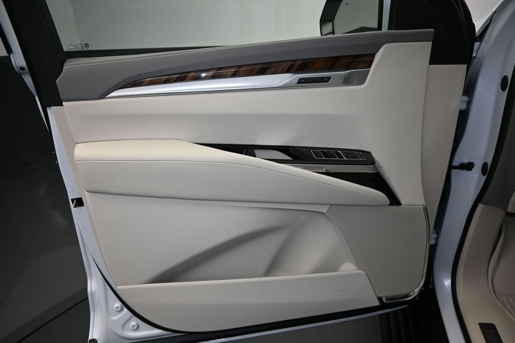 New 2026 Cadillac Escalade Platinum Sport AWD/4WD image 9