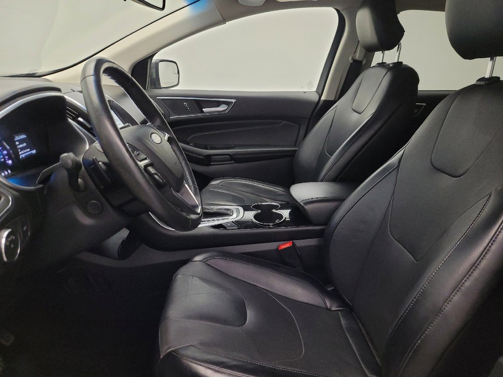 Used 2018 Ford Edge Titanium w/ Equipment Group 301A AWD/4WD image 17