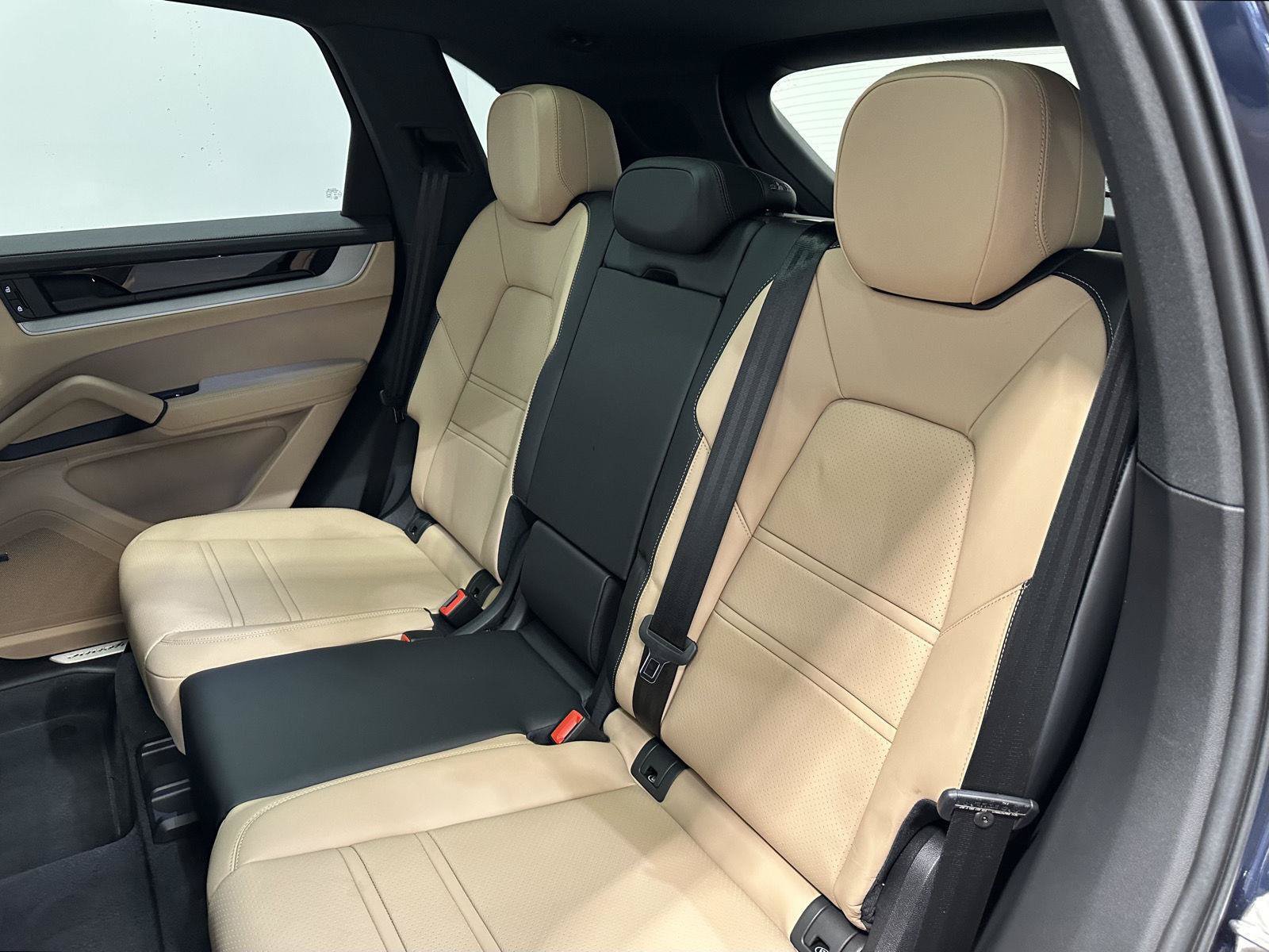 Used 2026 Porsche Cayenne S AWD/4WD image 35