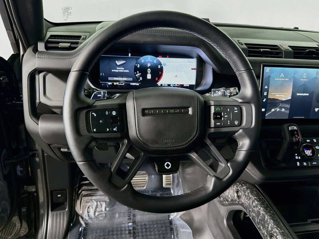 Used 2025 Land Rover Defender 110 AWD/4WD image 11