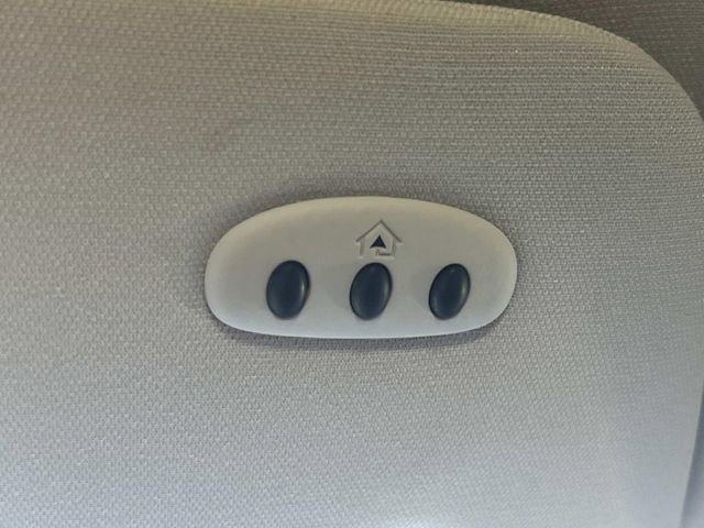 Used 2011 Chrysler Town & Country Touring w/ Driver Convenience Group image 28