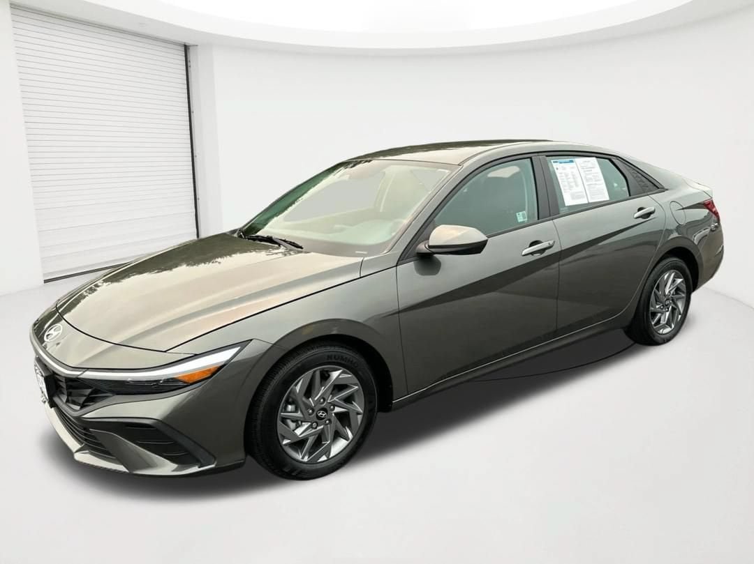 Certified 2024 Hyundai Elantra SEL FWD image 1