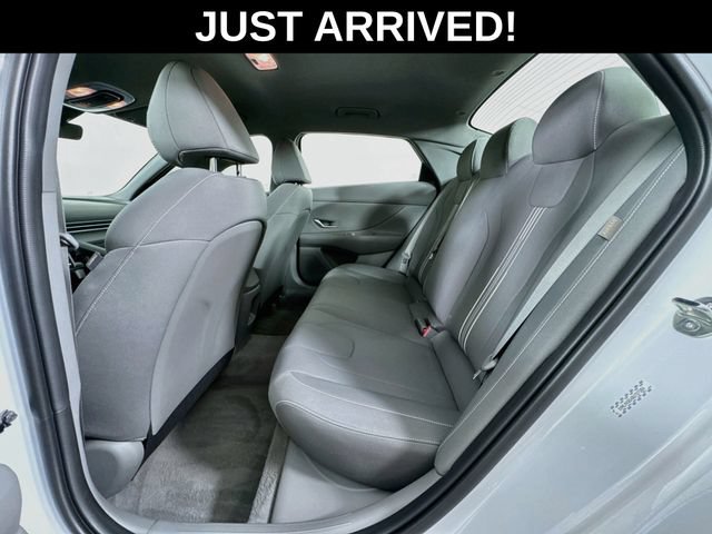 Certified 2024 Hyundai Elantra SEL FWD image 37