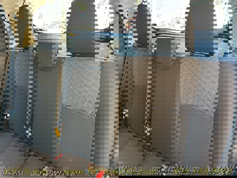 Used 2017 Toyota Yaris LE image 9