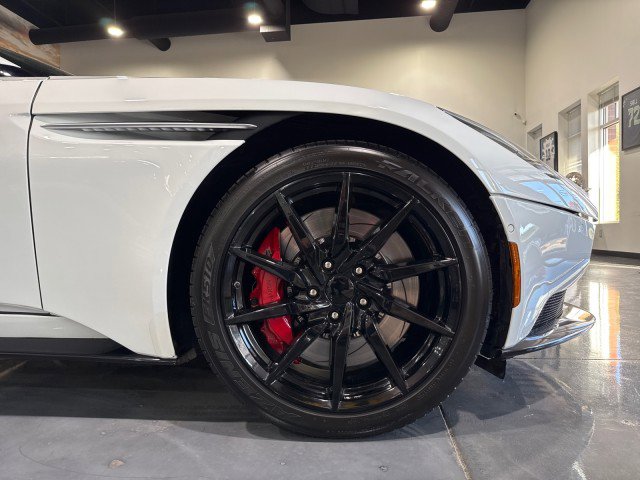 Used 2019 Aston Martin DB11 Volante image 93