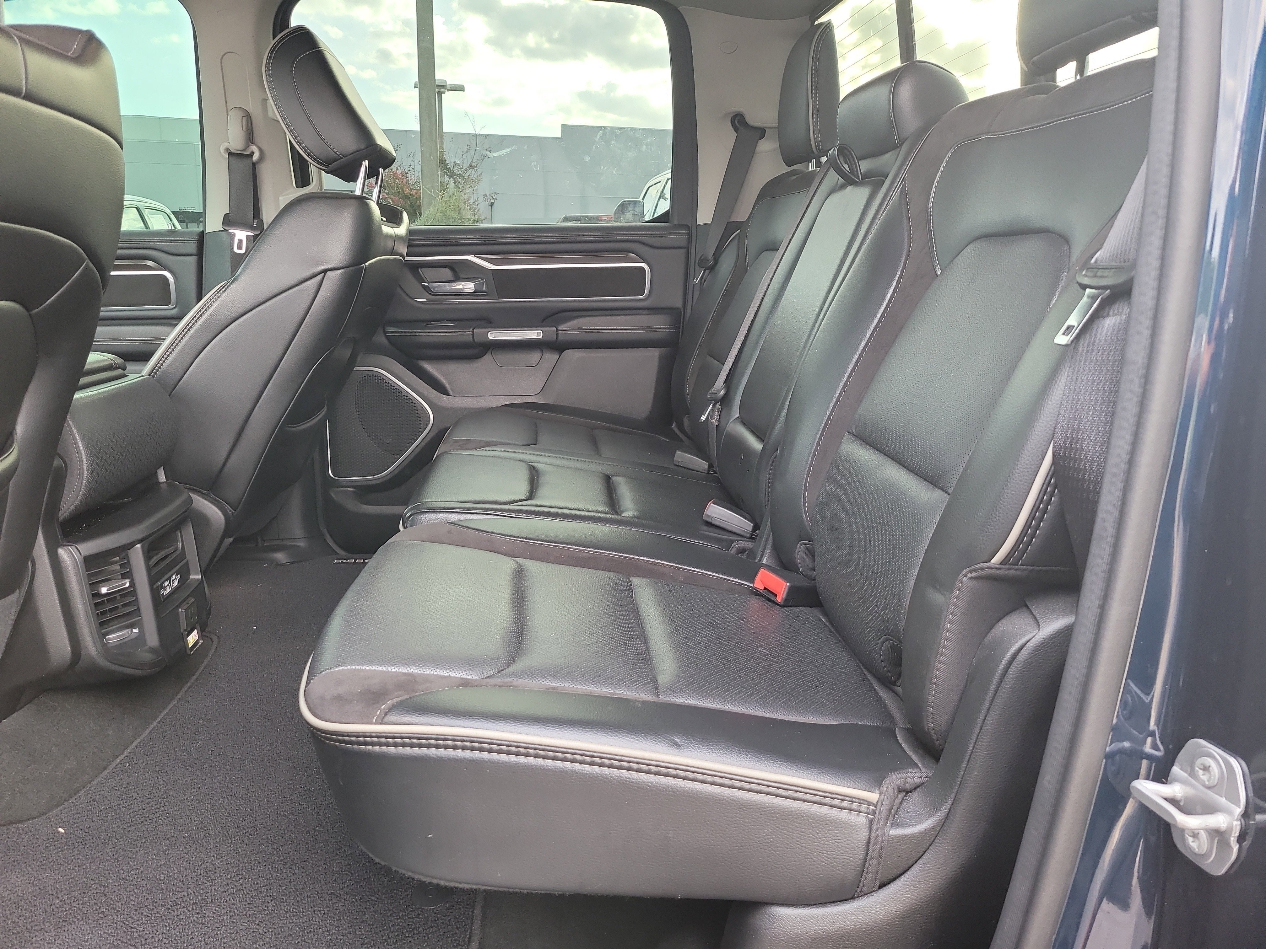 Used 2022 RAM 1500 Laramie RWD image 12