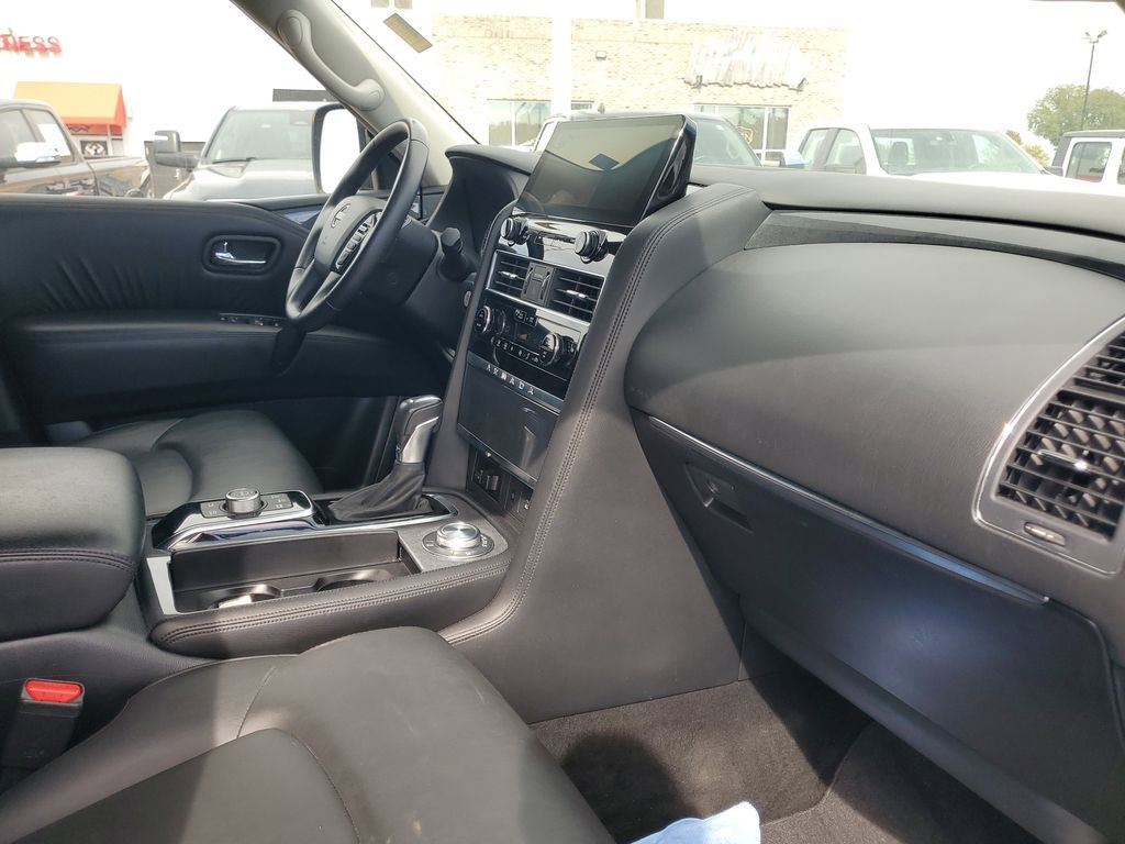 Used 2023 Nissan Armada SV image 34