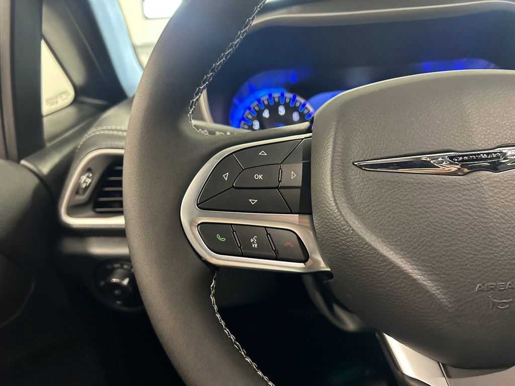 New 2026 Chrysler Pacifica Select AWD/4WD image 19