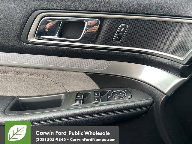Used 2017 Ford Explorer XLT w/ Equipment Group 202A image 12