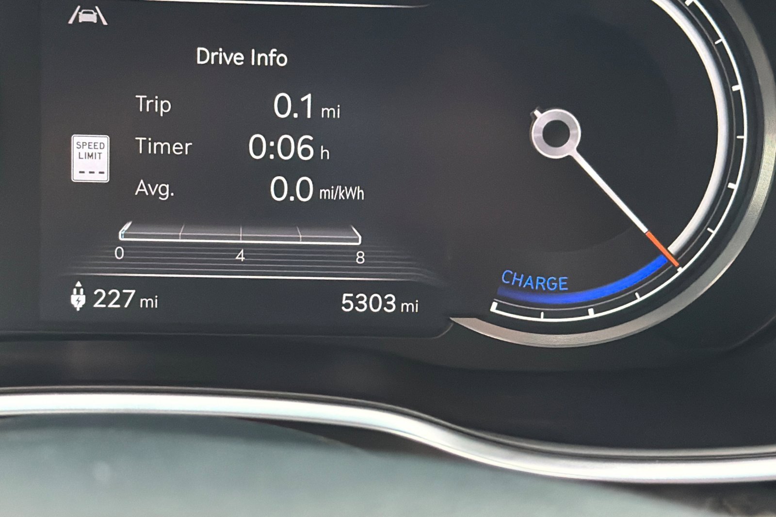 Used 2024 Genesis G80 image 25