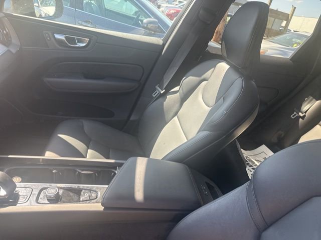 Used 2024 Volvo XC60 B5 Core AWD/4WD image 19