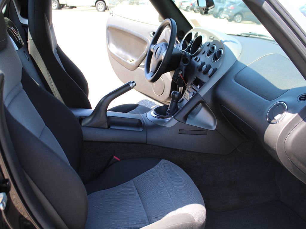 Used 2009 Pontiac Solstice Convertible w/ Preferred Package RWD image 13