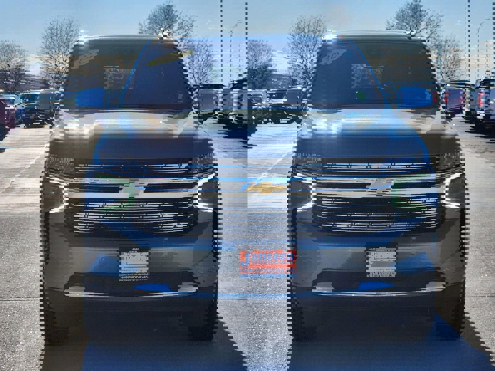 Used 2023 Chevrolet Suburban Premier image 4