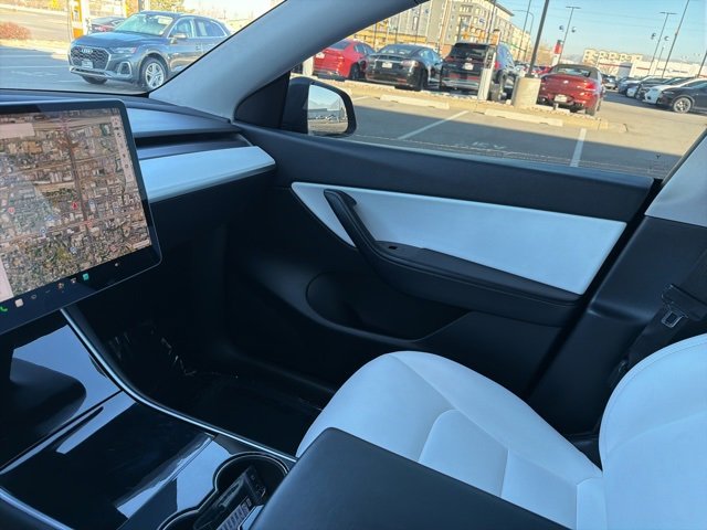 Used 2020 Tesla Model Y Long Range image 24