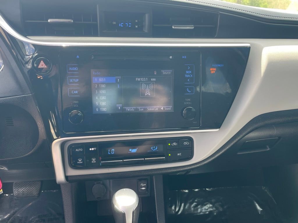 Used 2019 Toyota Corolla LE w/ Body Protection Package FWD image 18