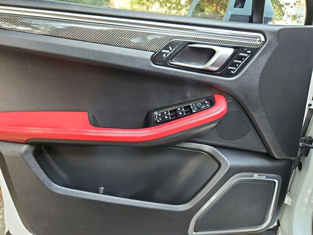 Used 2018 Porsche Macan GTS image 9