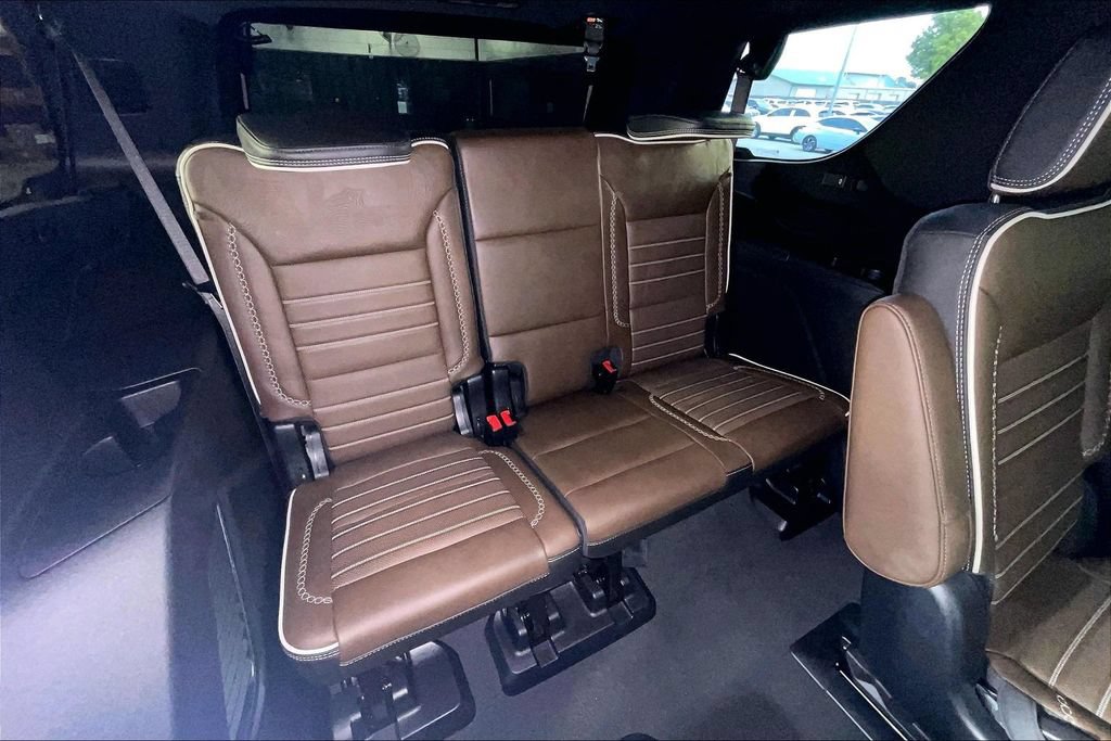 Used 2025 GMC Yukon Denali Ultimate AWD/4WD image 39