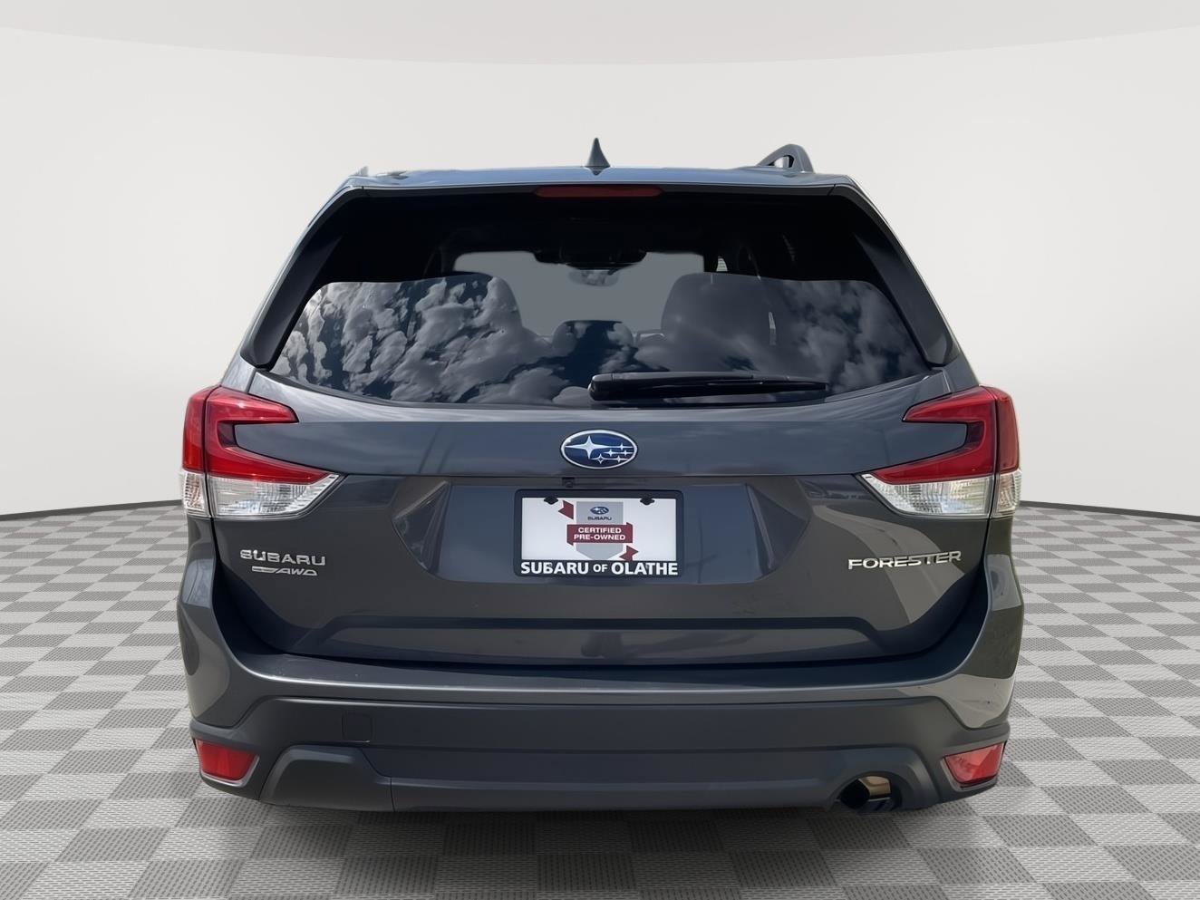 Used 2022 Subaru Forester Premium image 7