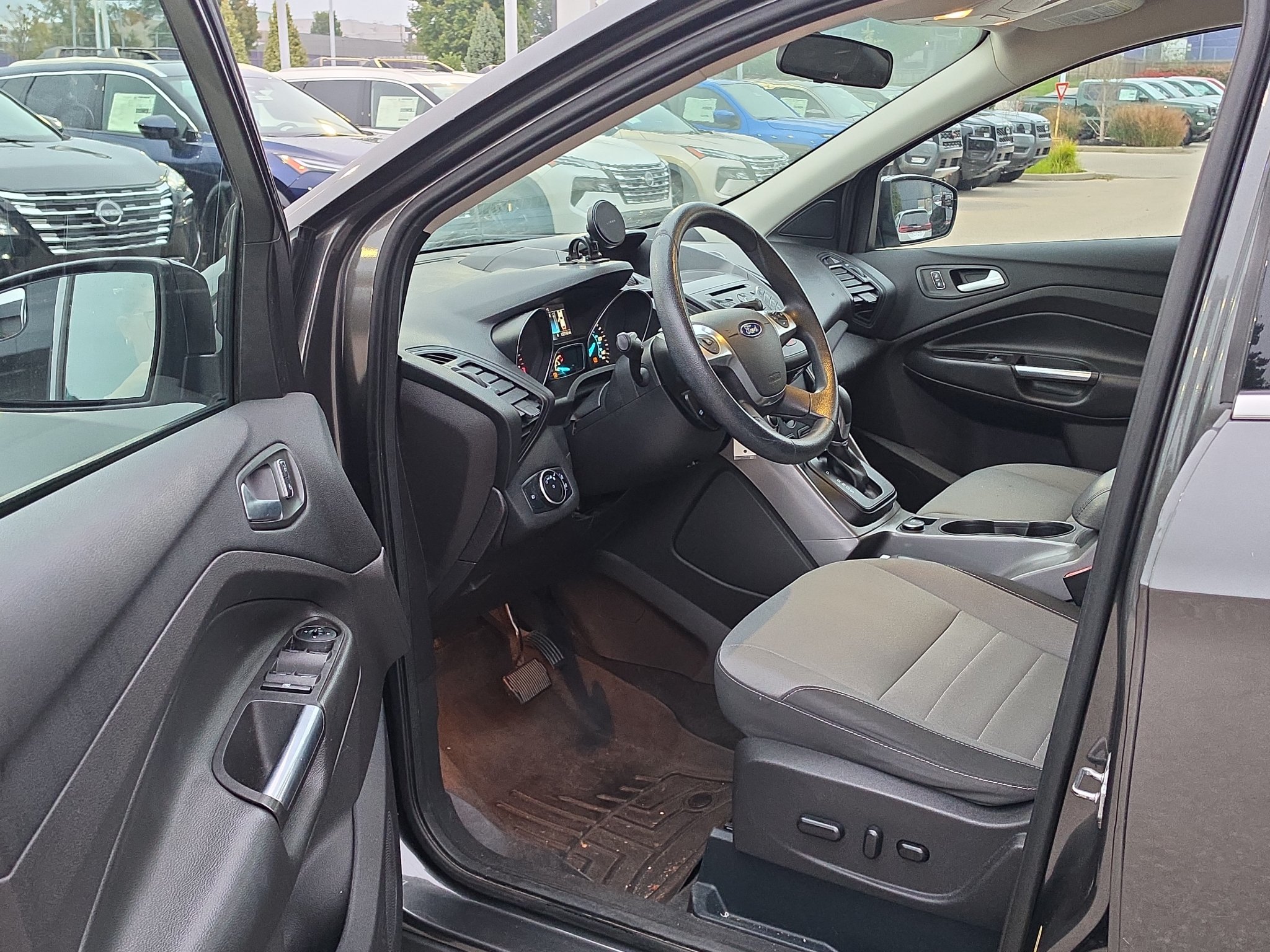 Used 2016 Ford Escape SE FWD image 9
