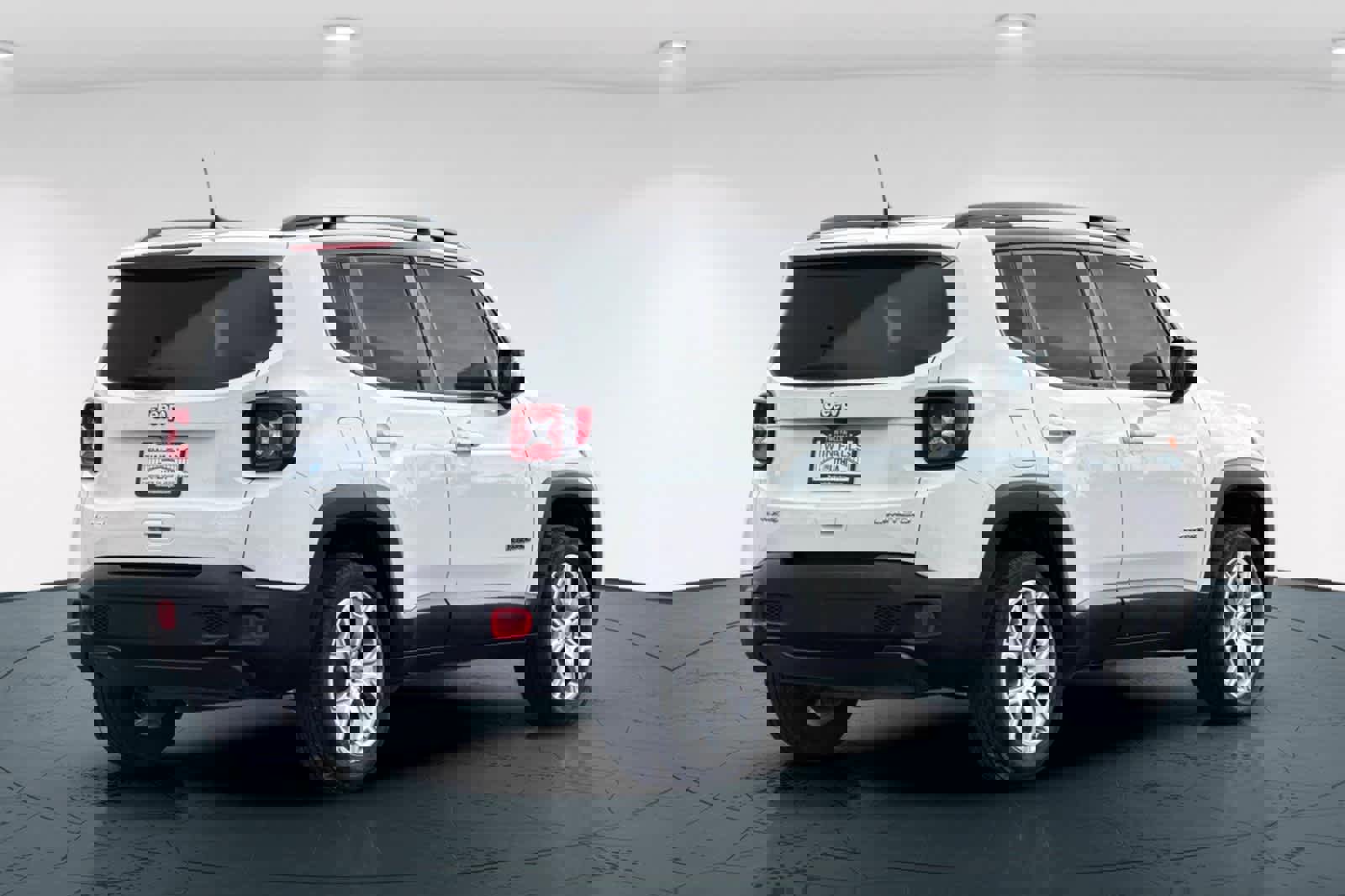 Used 2023 Jeep Renegade Limited image 2